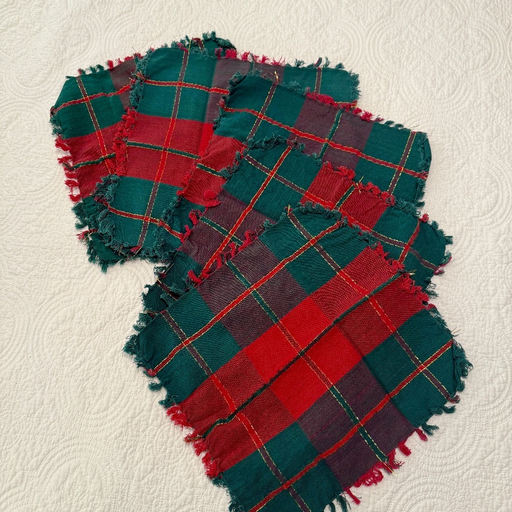 Vintage Plaid Christmas Napkins & Mats – Set of 8